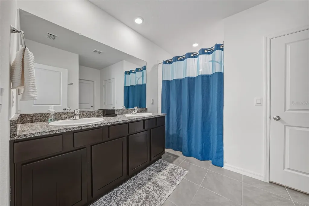 2741 Gardiner Lane Zephyrhills FL 33541