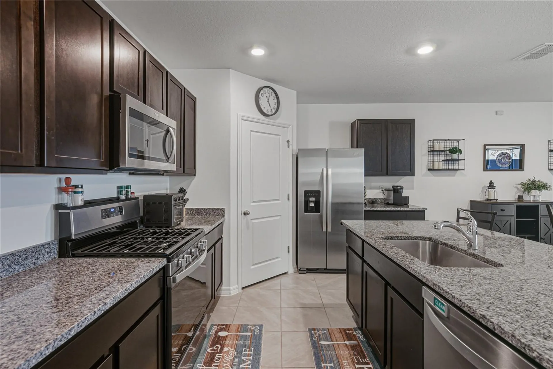 2741 Gardiner Lane Zephyrhills FL 33541