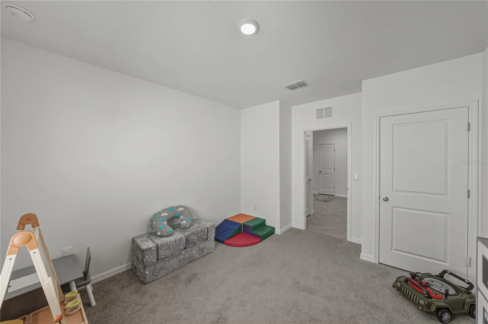 2741 Gardiner Lane Zephyrhills FL 33541