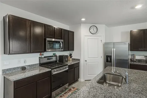2741 Gardiner Lane Zephyrhills FL 33541