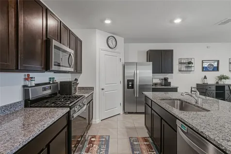 2741 Gardiner Lane Zephyrhills FL 33541