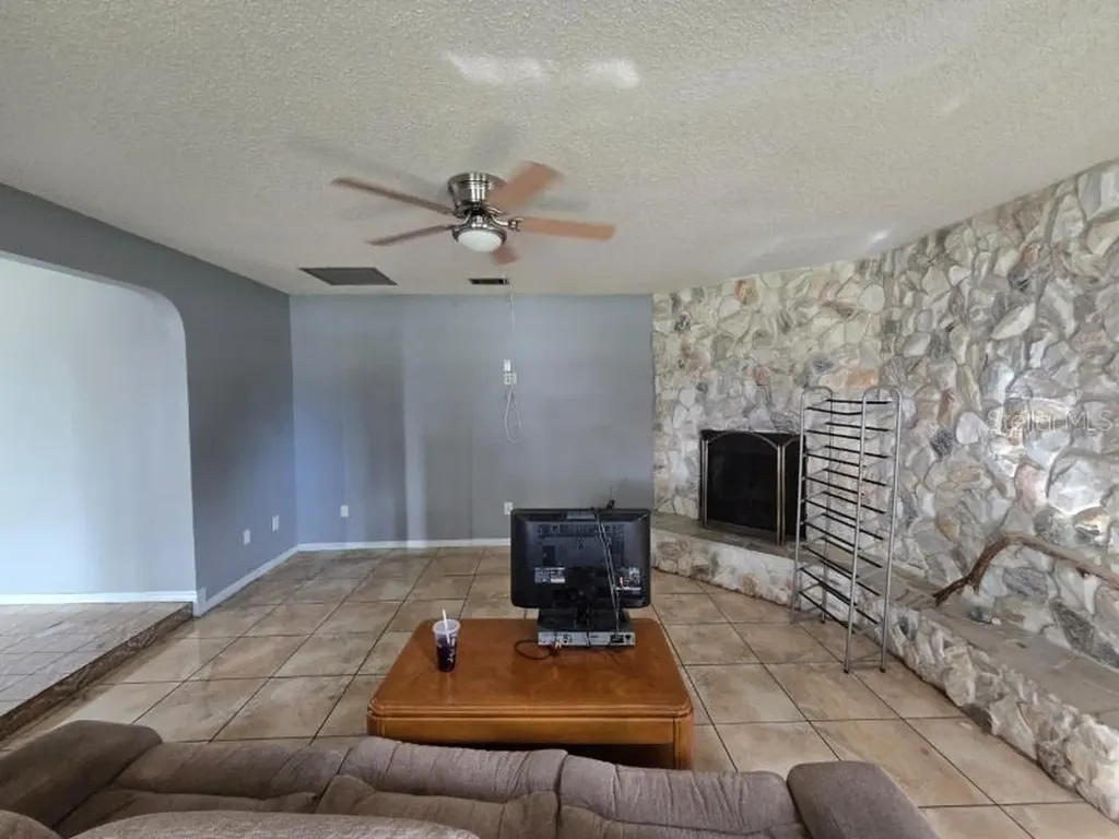 399 NE Pepper Street Palm Bay FL 32907