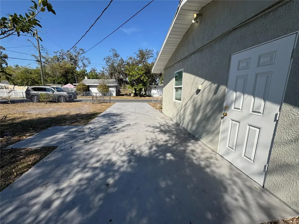 2802 5th Street E Bradenton FL 34208
