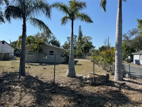 2802 5th Street E Bradenton FL 34208