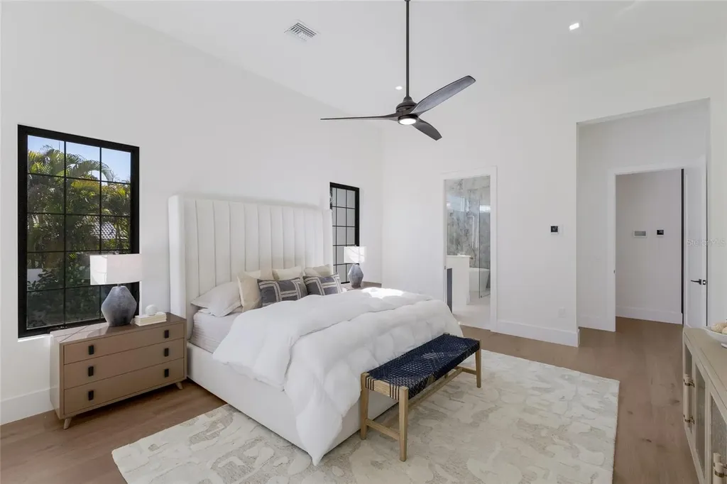 329 Bird Key Drive Sarasota FL 34236