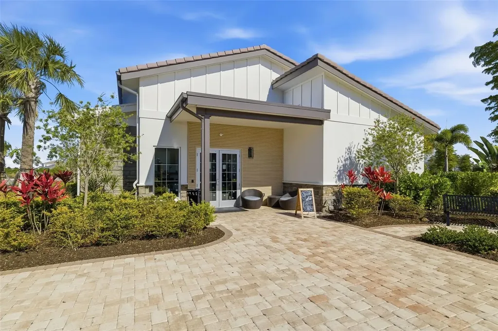 18320 Thistleberry Place Bradenton FL 34211