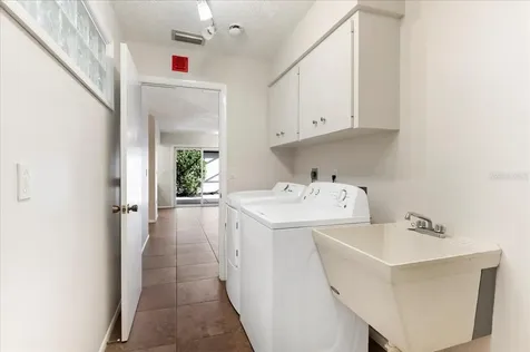 3820 Glen Oaks Manor Drive Sarasota FL 34232