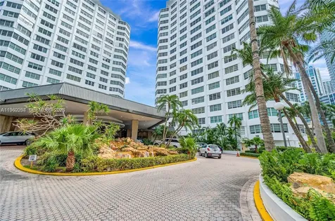 999 Brickell Bay Drive Miami FL 33131