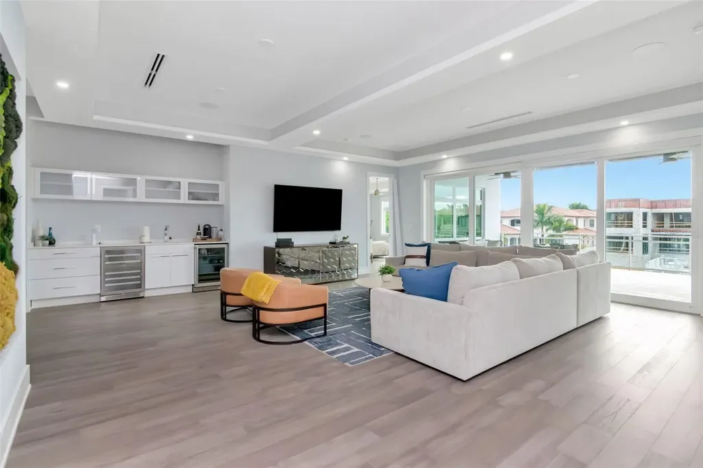 4936 W San Rafael Street Tampa FL 33629