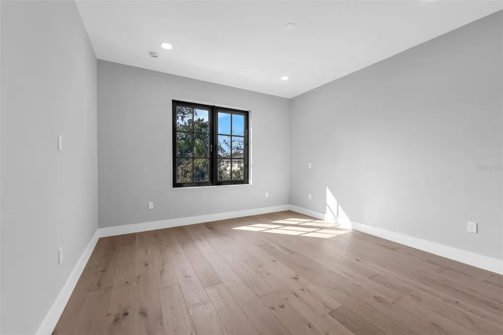 2422 Musselwhite Avenue Orlando FL 32804