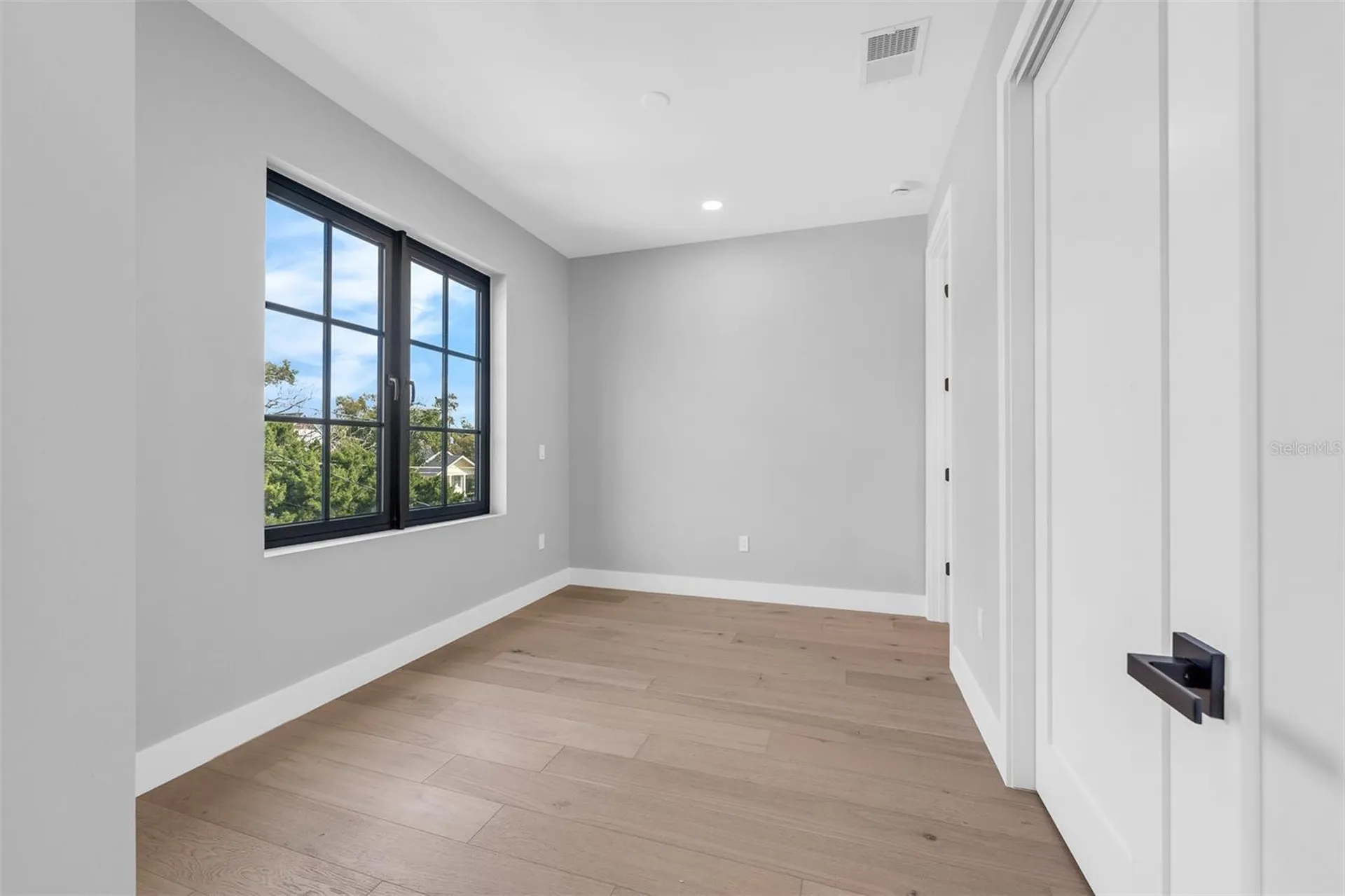 2422 Musselwhite Avenue Orlando FL 32804