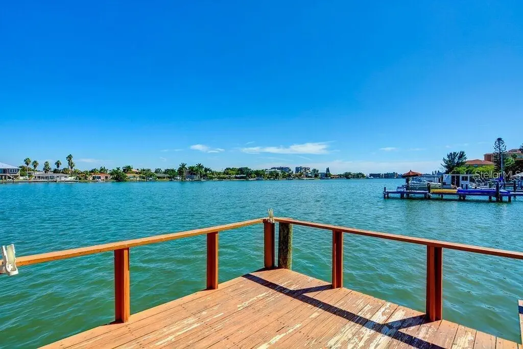 10265 Gulf Boulevard St Petersburg FL 33706