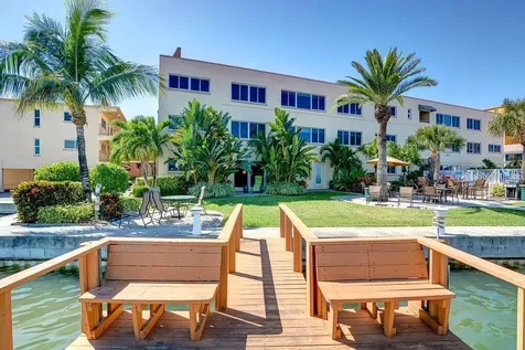 10265 Gulf Boulevard St Petersburg FL 33706