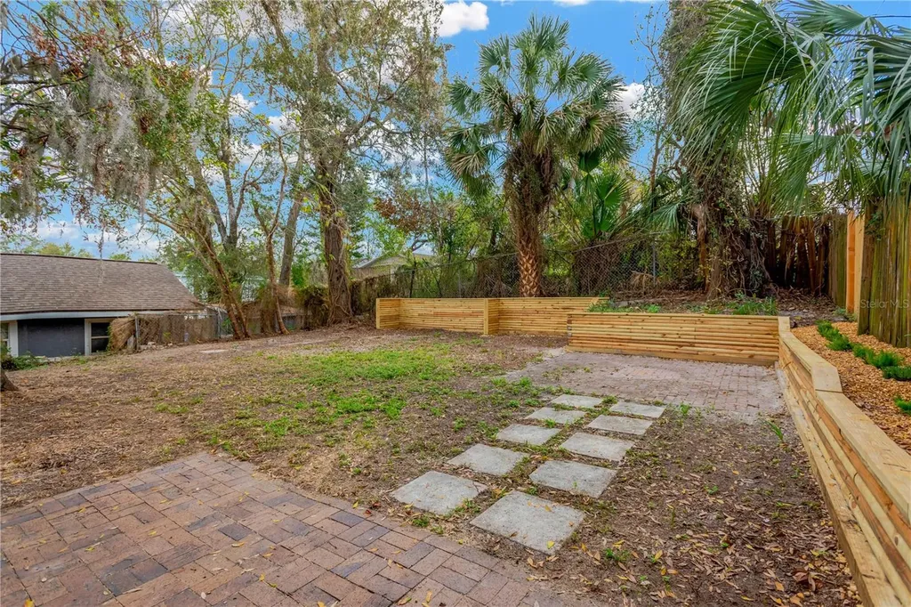8405 N Alaska Street Tampa FL 33604