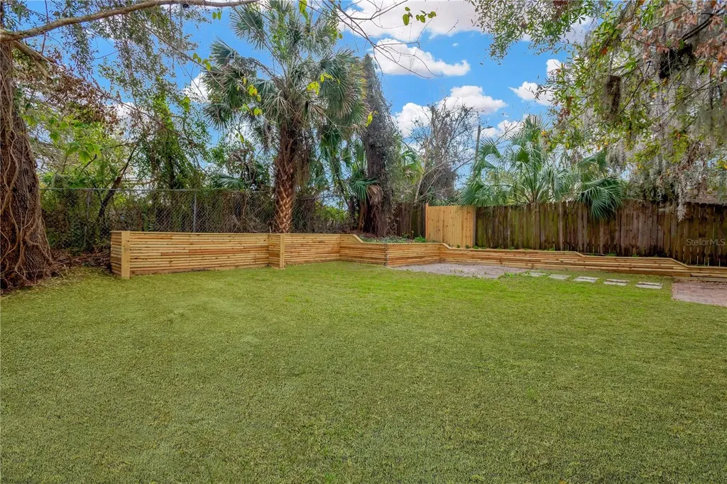 8405 N Alaska Street Tampa FL 33604