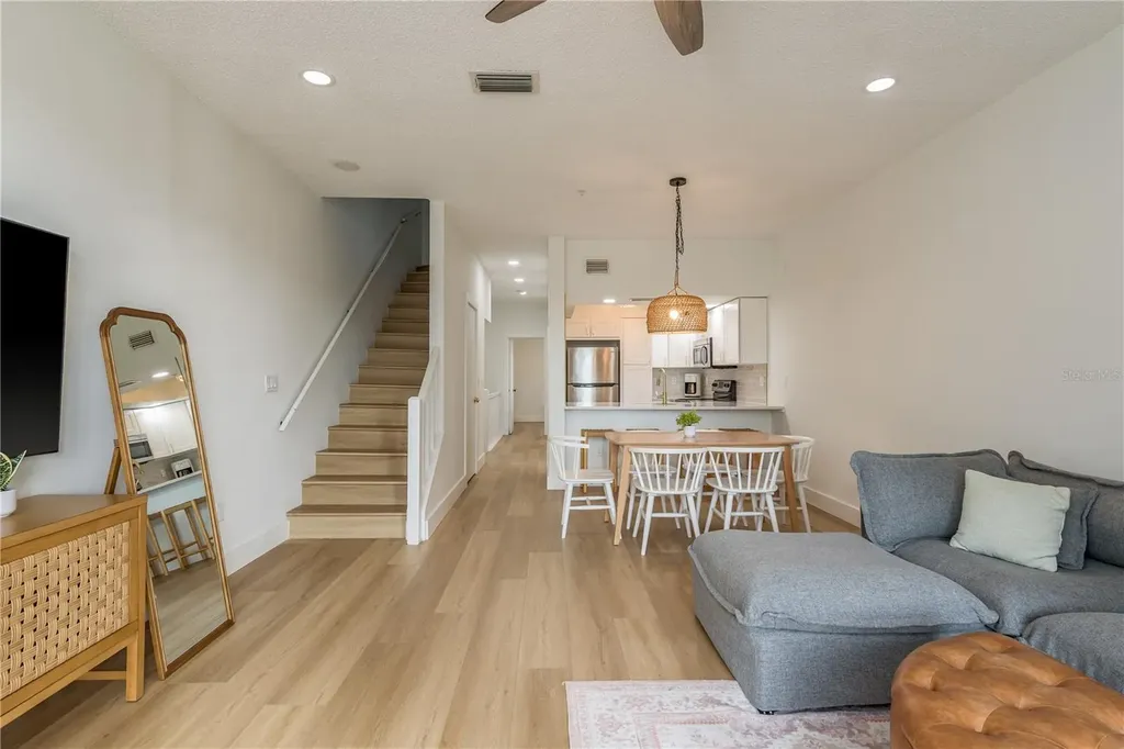320 Island Way Clearwater Beach FL 33767