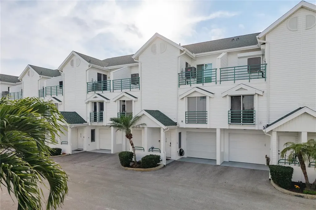 320 Island Way Clearwater Beach FL 33767