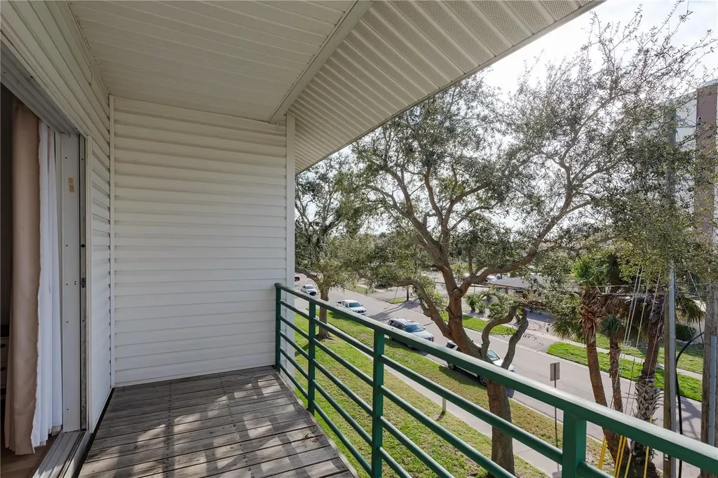 320 Island Way Clearwater Beach FL 33767