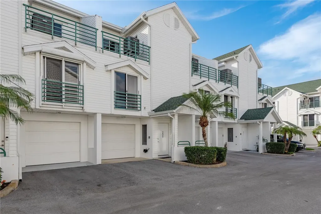 320 Island Way Clearwater Beach FL 33767