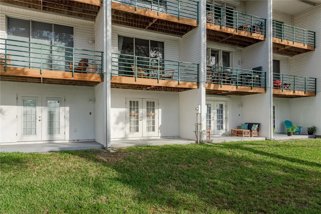 320 Island Way Clearwater Beach FL 33767
