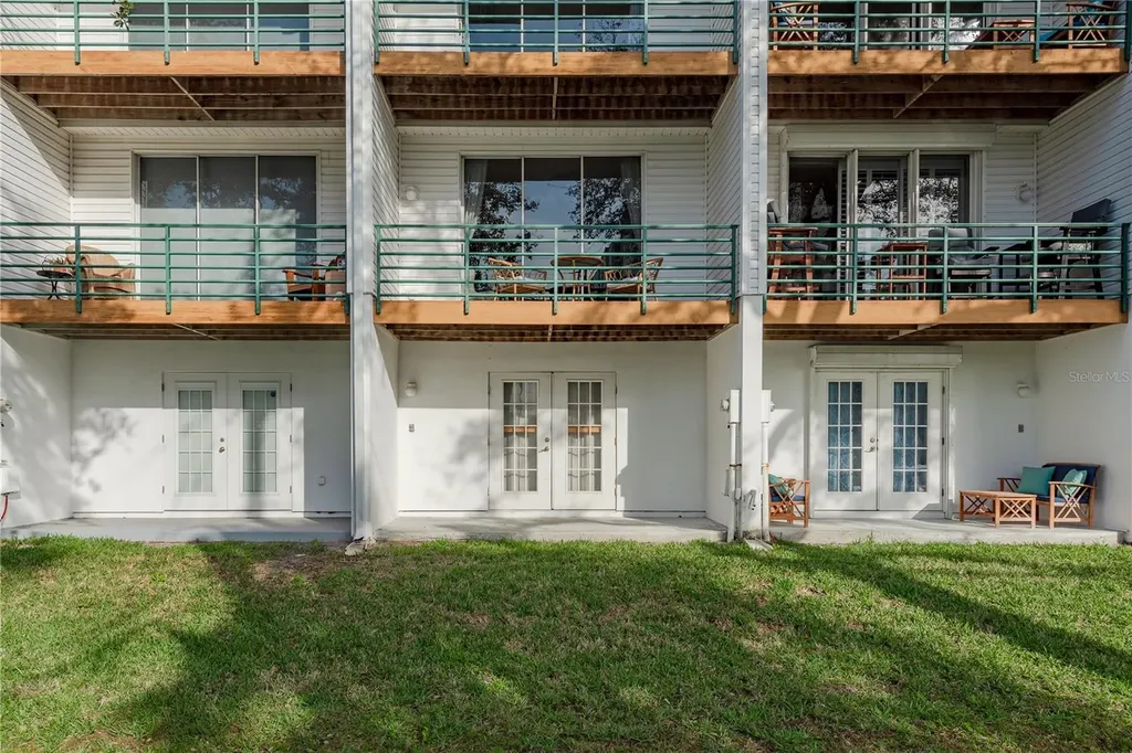 320 Island Way Clearwater Beach FL 33767