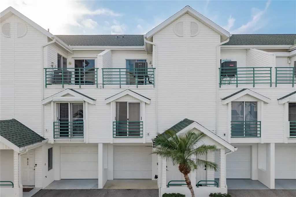 320 Island Way Clearwater Beach FL 33767