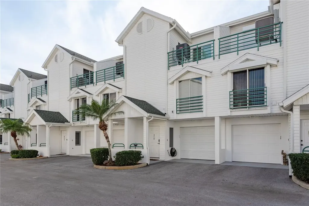320 Island Way Clearwater Beach FL 33767