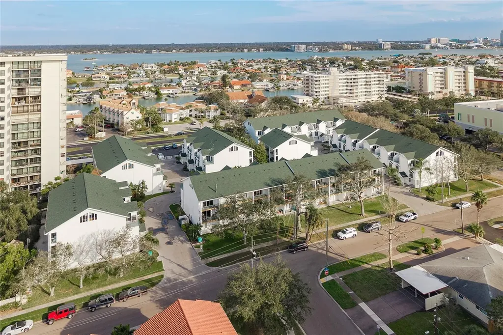 320 Island Way Clearwater Beach FL 33767