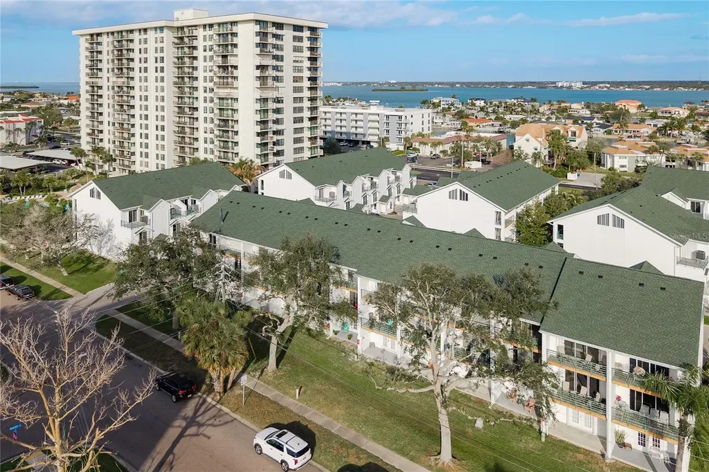 320 Island Way Clearwater Beach FL 33767