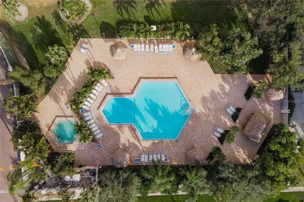 320 Island Way Clearwater Beach FL 33767