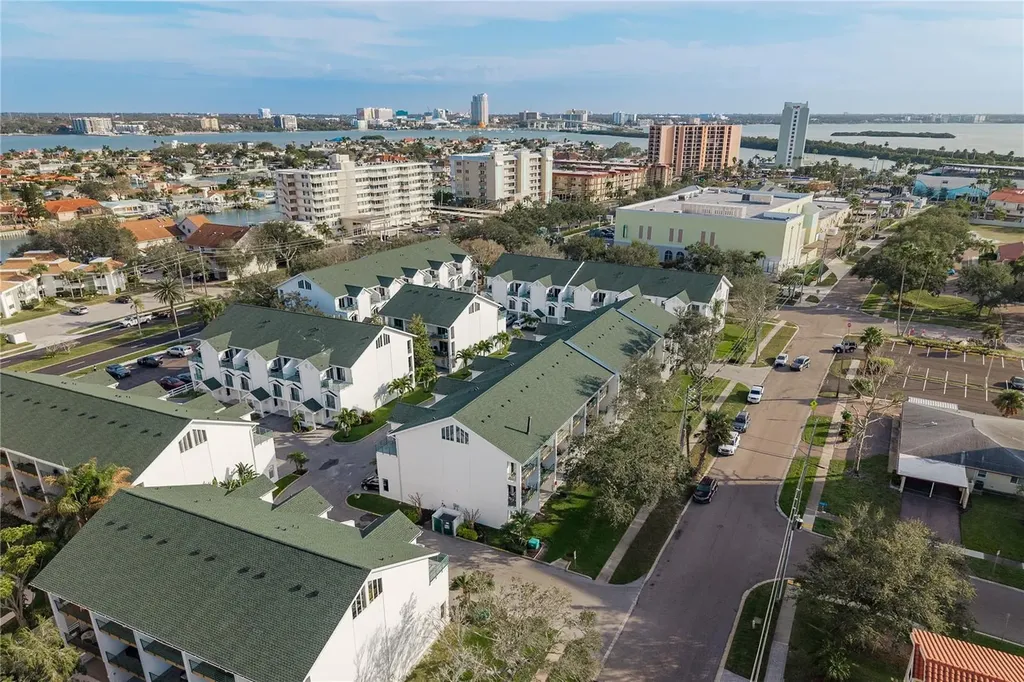 320 Island Way Clearwater Beach FL 33767