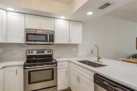 320 Island Way Clearwater Beach FL 33767