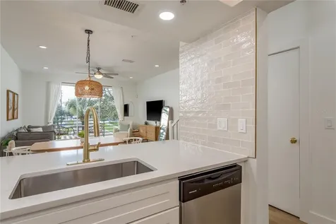320 Island Way Clearwater Beach FL 33767