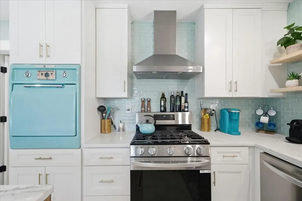937 Bruce Avenue Clearwater Beach FL 33767