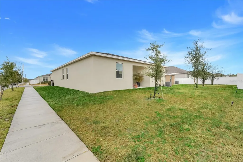 356 Heroic Road Davenport FL 33837