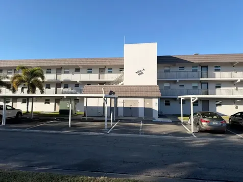 9815 47th Avenue N St Petersburg FL 33708