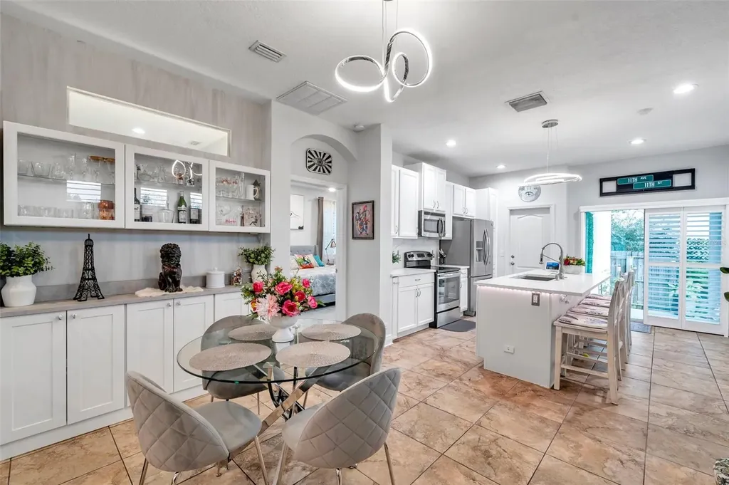 2602 W Nassau Street Tampa FL 33607