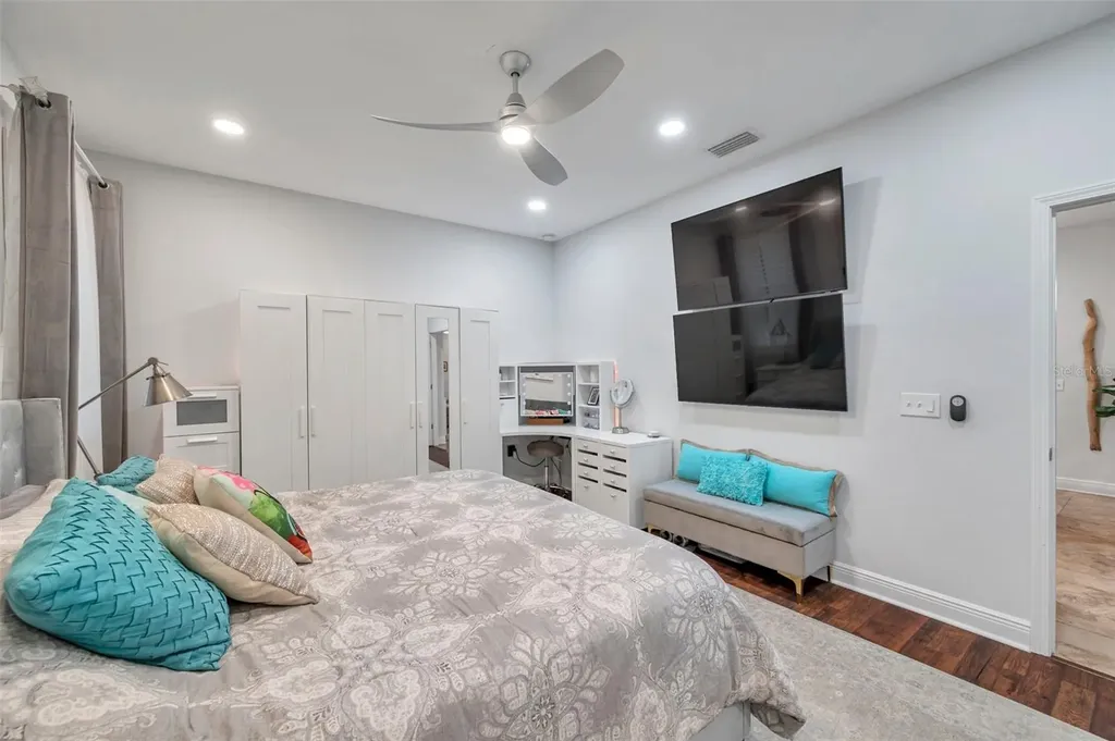 2602 W Nassau Street Tampa FL 33607
