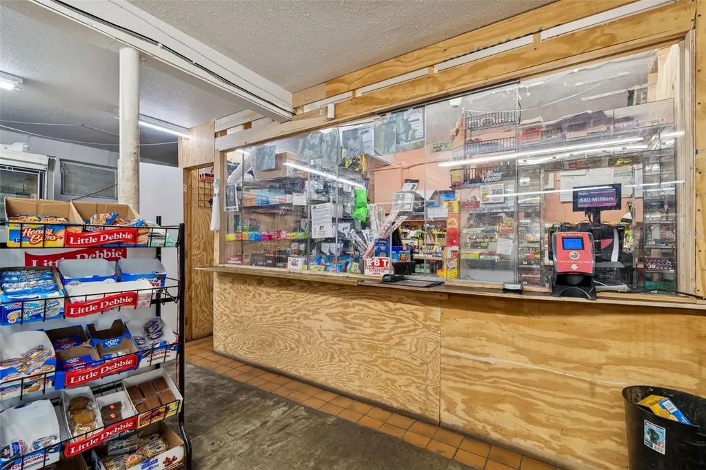 1664 15th Avenue S St Petersburg FL 33712