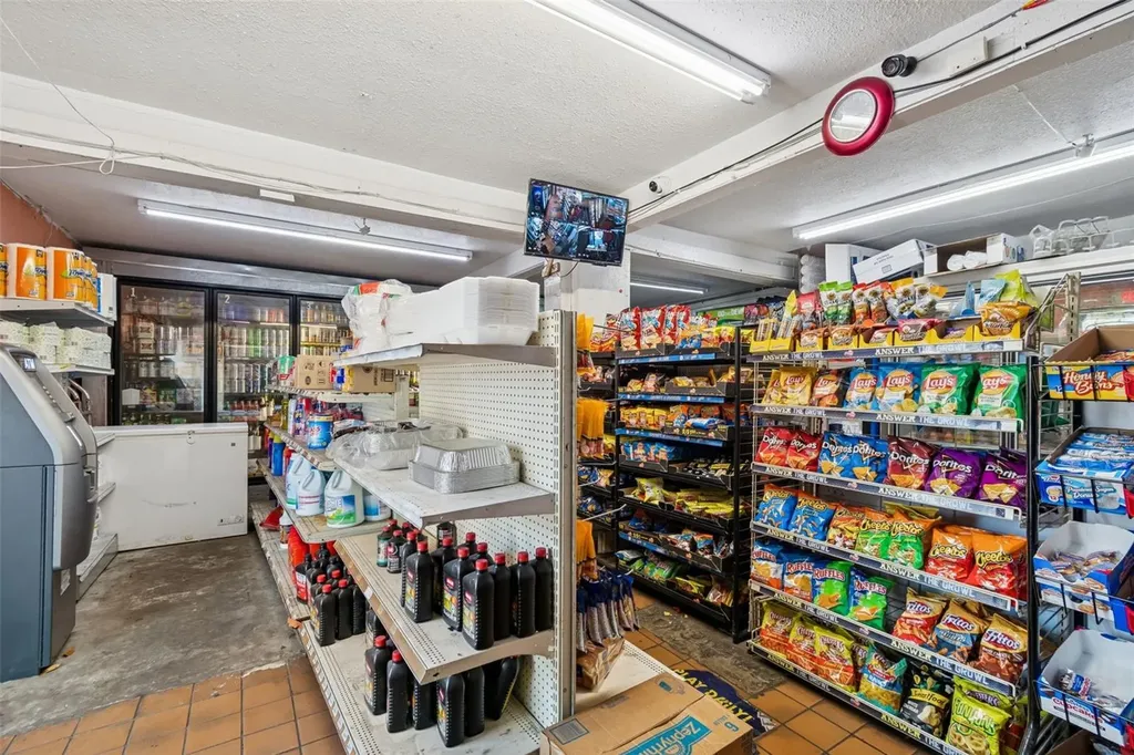 1664 15th Avenue S St Petersburg FL 33712