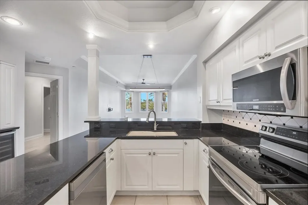 8111 Lakewood Main Street Lakewood Ranch FL 34202