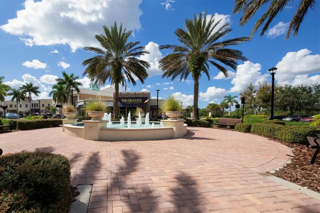 8111 Lakewood Main Street Lakewood Ranch FL 34202