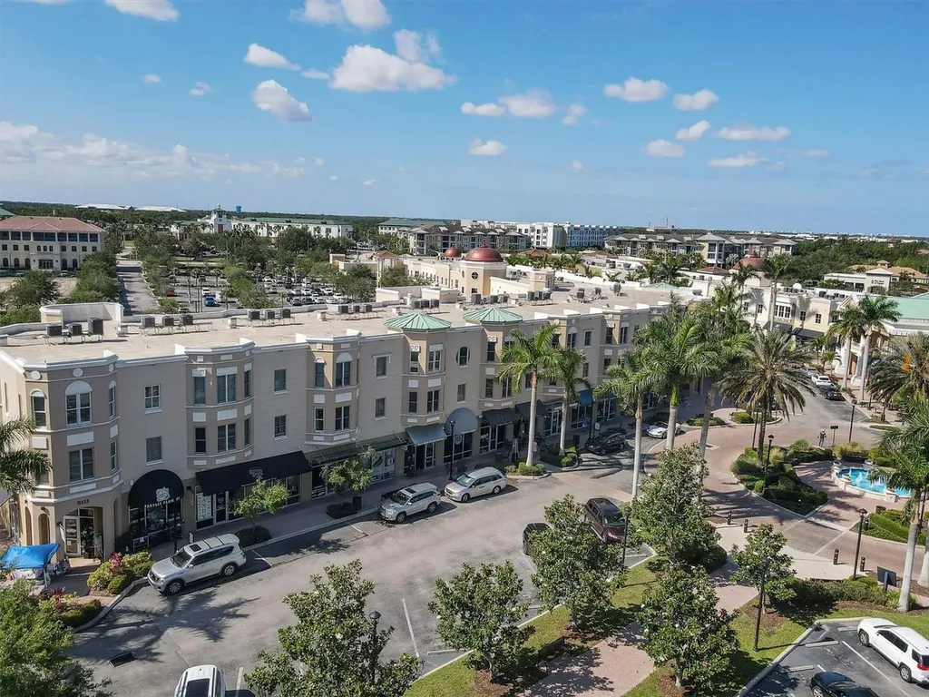 8111 Lakewood Main Street Lakewood Ranch FL 34202