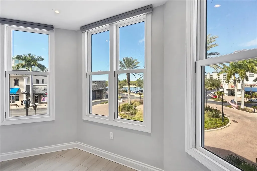 8111 Lakewood Main Street Lakewood Ranch FL 34202