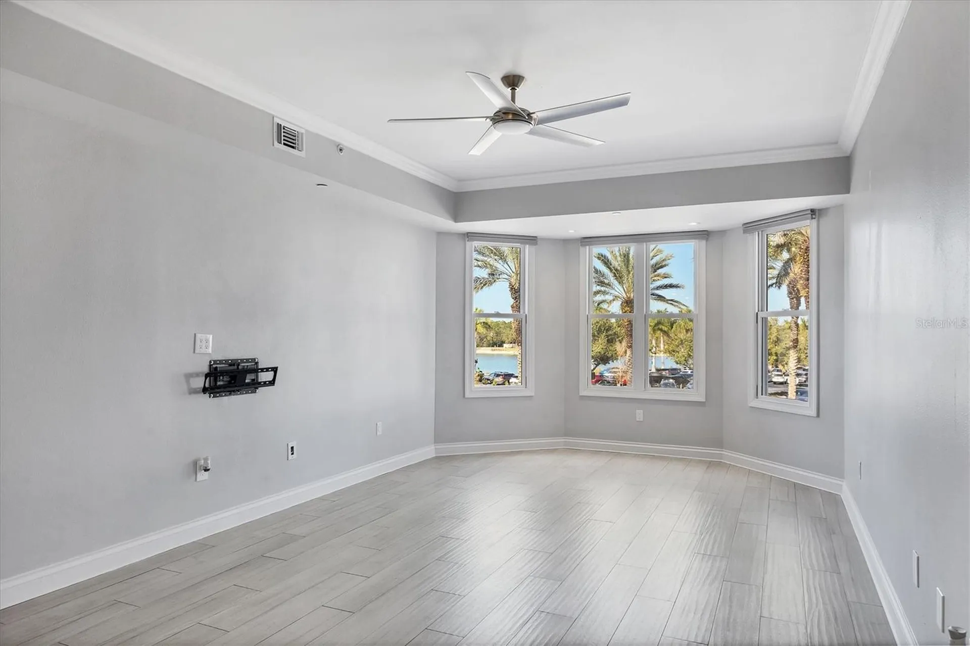 8111 Lakewood Main Street Lakewood Ranch FL 34202