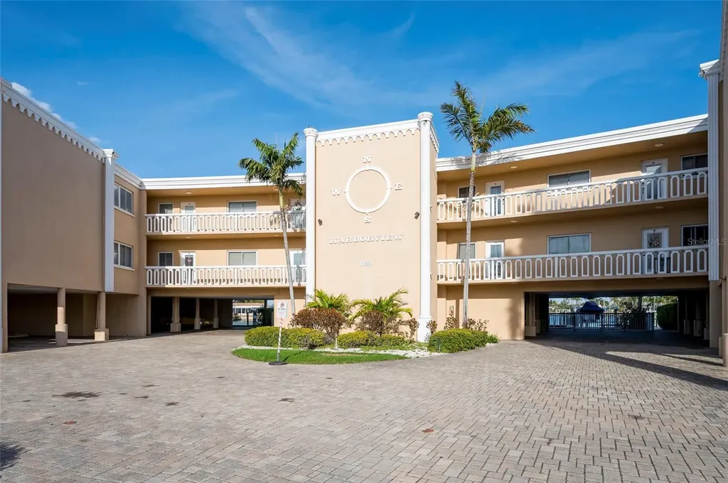 11605 3rd Street E Treasure Island FL 33706