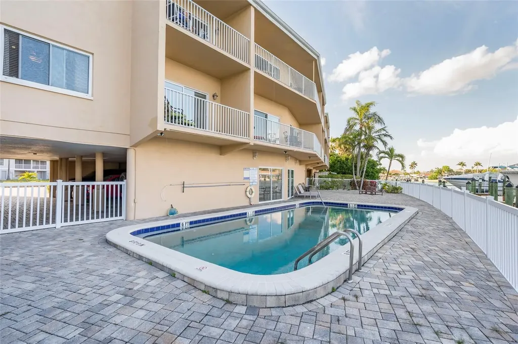 11605 3rd Street E Treasure Island FL 33706
