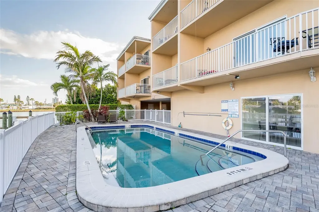 11605 3rd Street E Treasure Island FL 33706