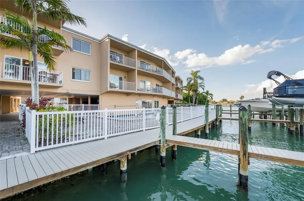 11605 3rd Street E Treasure Island FL 33706