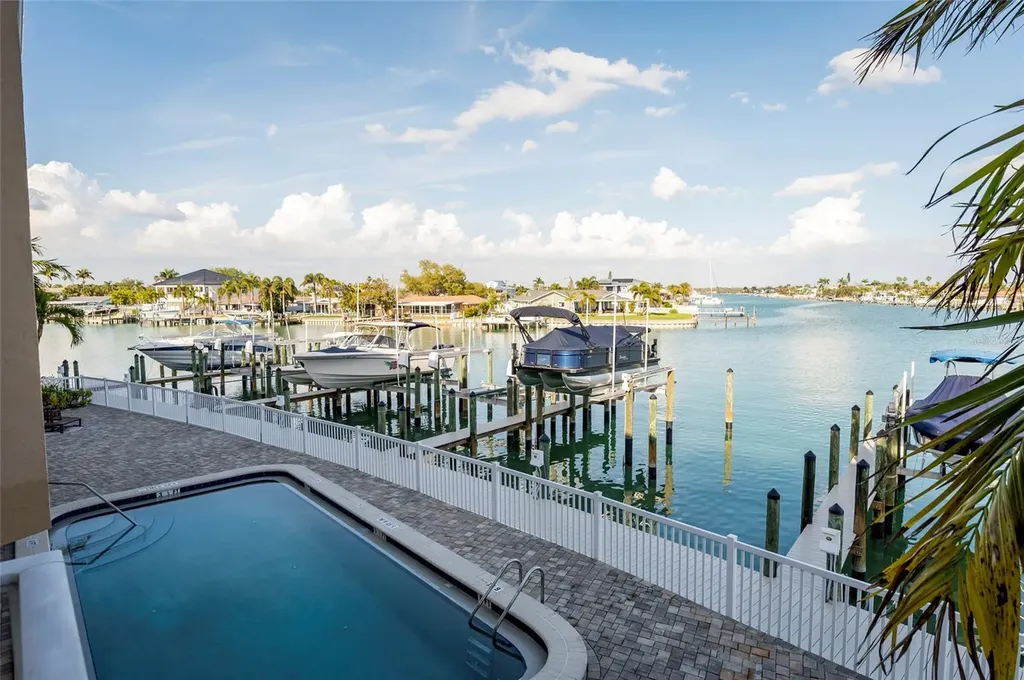 11605 3rd Street E Treasure Island FL 33706